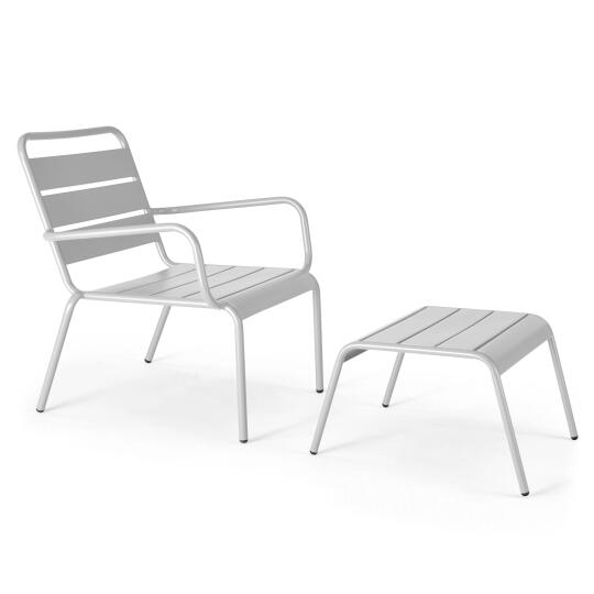 Sillón bajo y reposapiés de metal