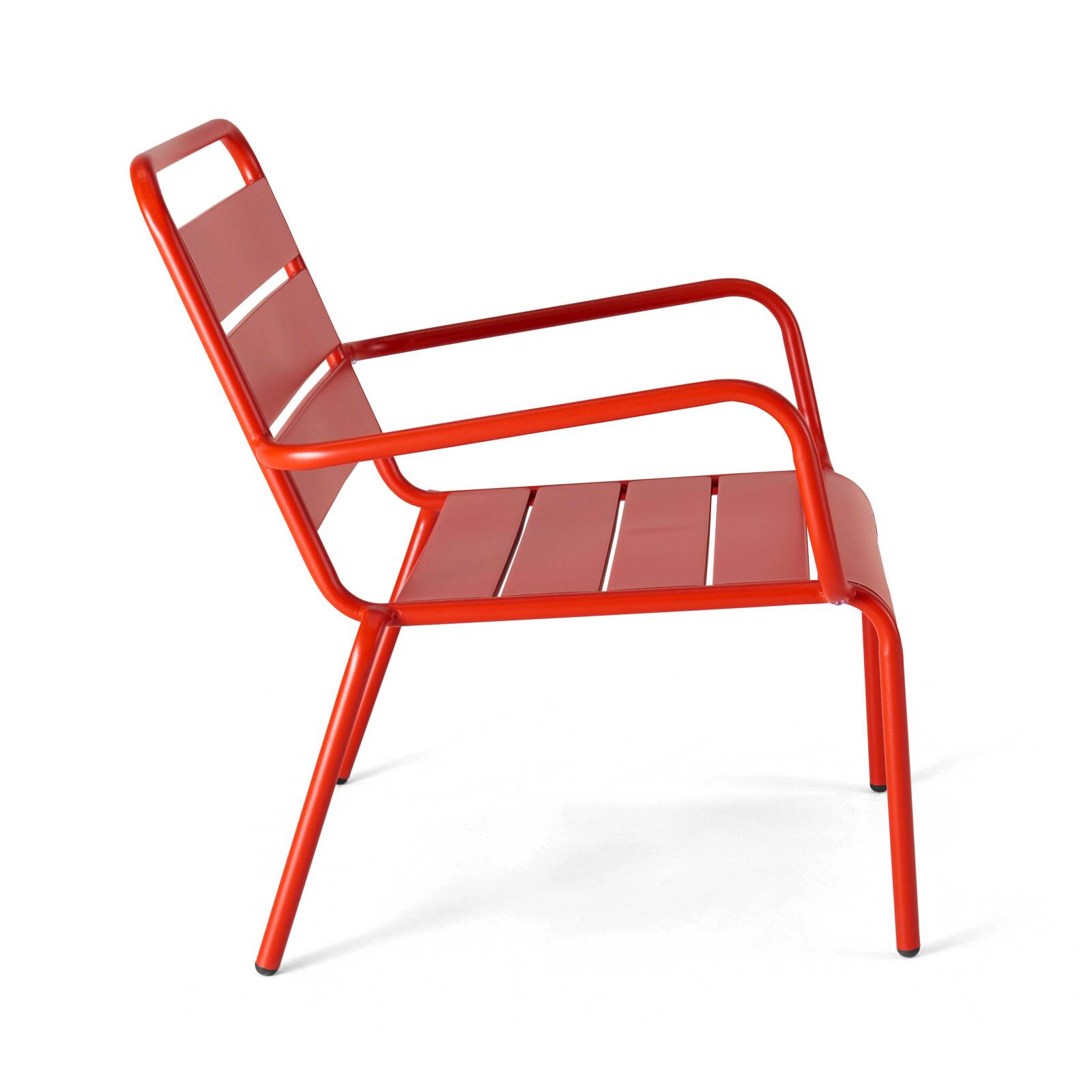 Sillón bajo y reposapiés de metal