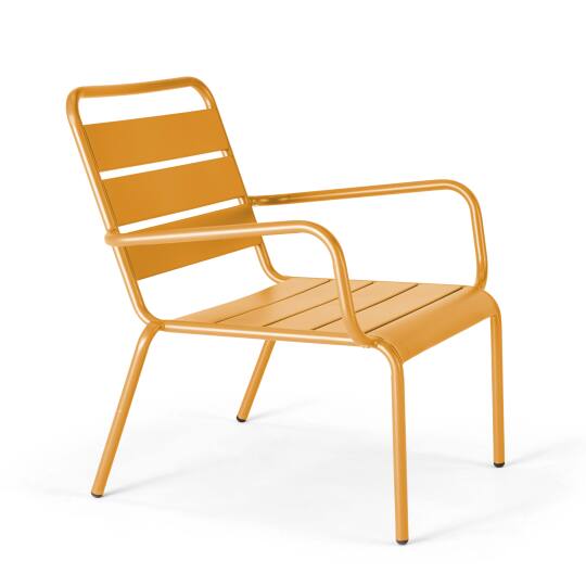 Sillón bajo de metal
