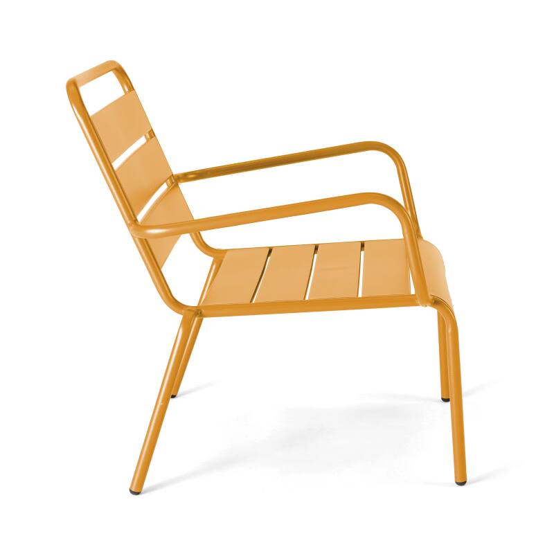Sillón bajo de metal