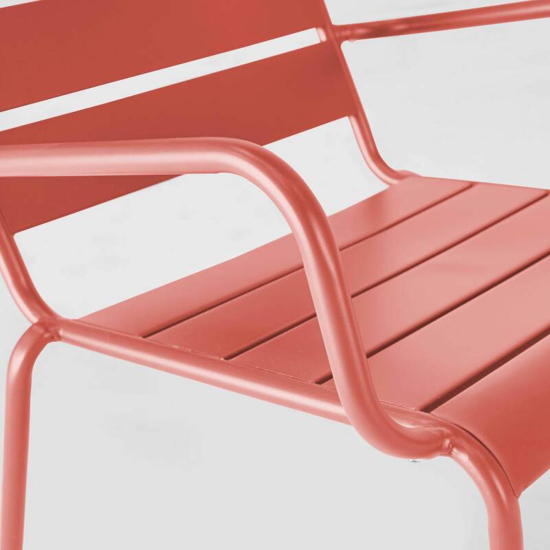 Sillón bajo de metal