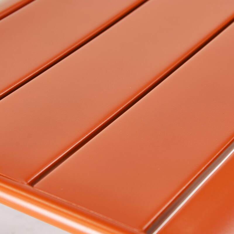 Reposapiés de metal