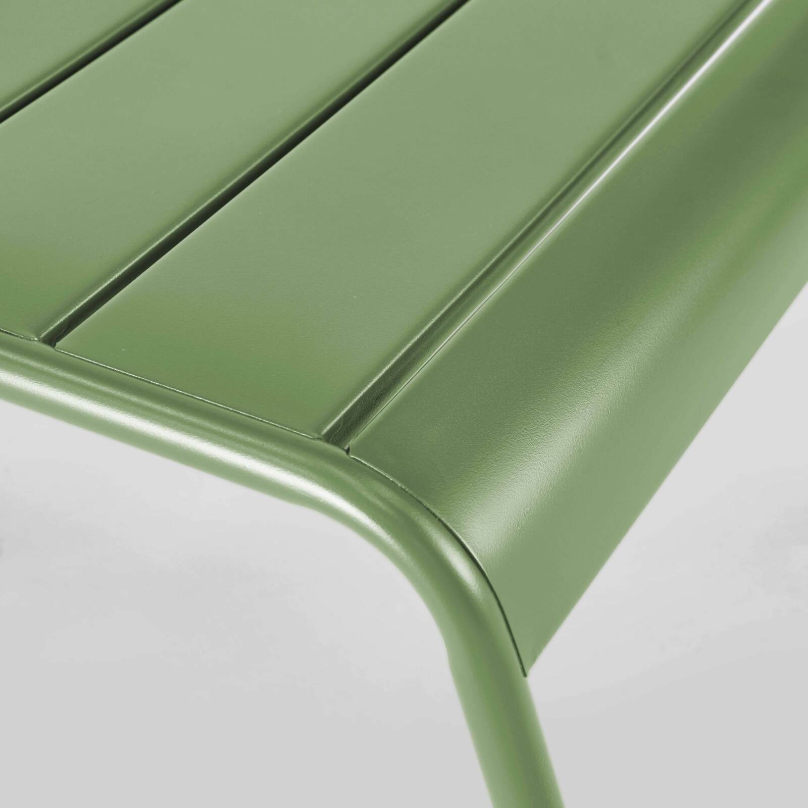 Reposapiés de metal