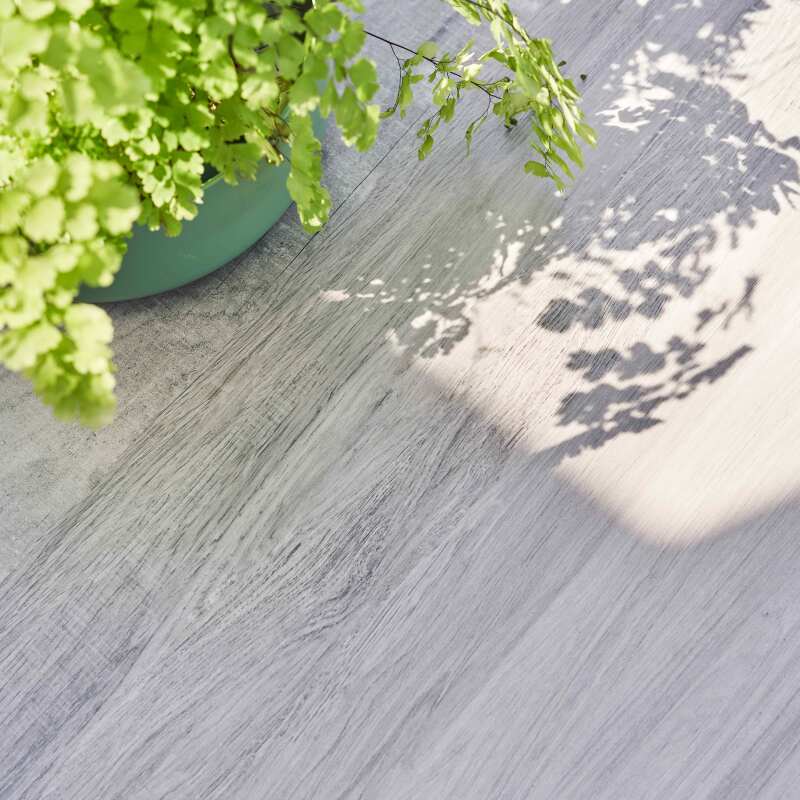 Mesa de jardín de 230 x 95 cm en cerámica con efecto de madera grisácea + 8 sillas y 2 sillas con reposabrazos (3/7)