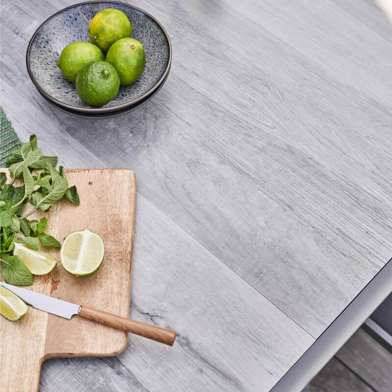 Mesa de jardín de 230 x 95 cm en cerámica con efecto de madera grisácea + 8 sillas y 2 sillas con reposabrazos (2/7)