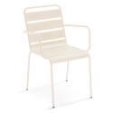 Silla de metal con reposabrazos estilo industrial