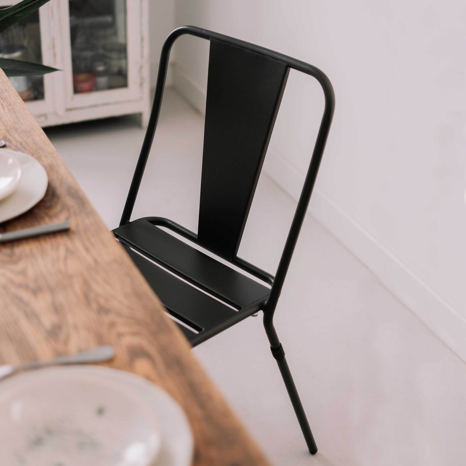 Silla de metal de bistró