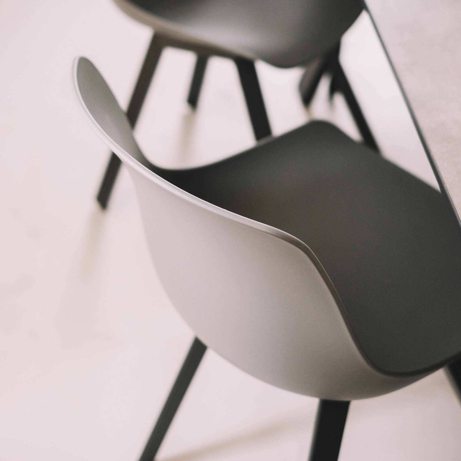 Lote de 4 sillas escandinavas