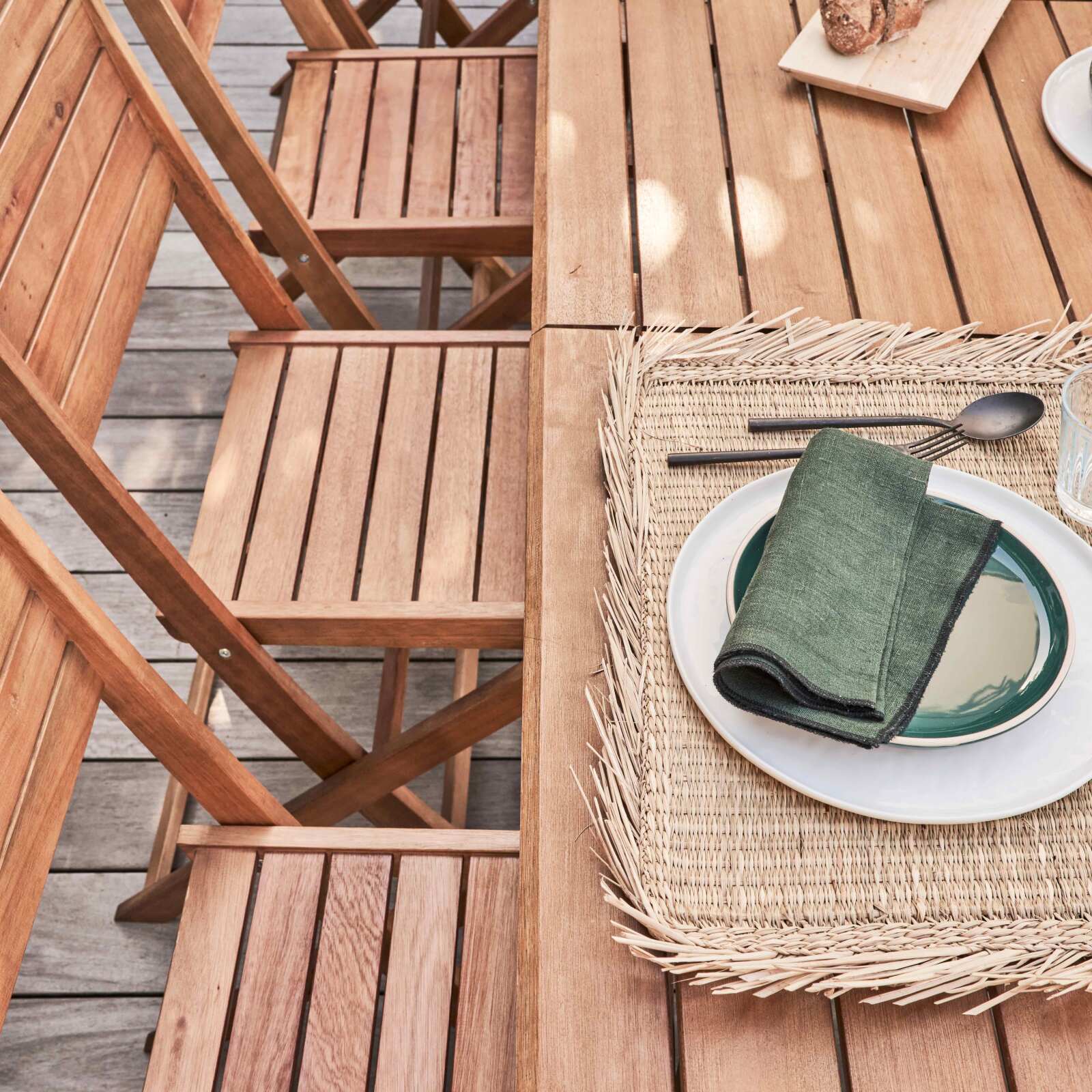 Mesa de jardín rectangular extensible con 8 sillas y 2 sillas con reposabrazos de eucalipto FSC®