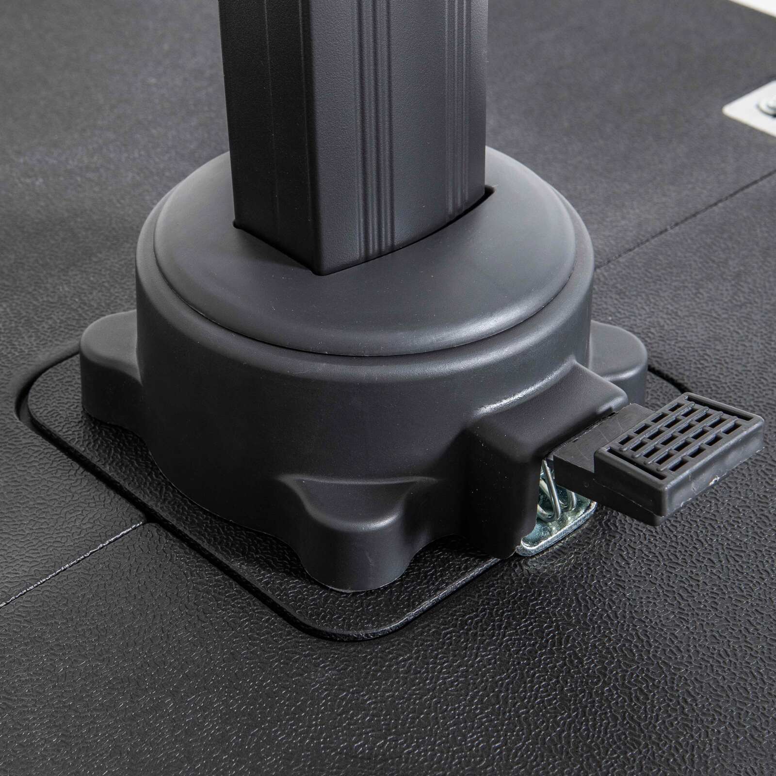 Sombrilla desplazado de conjunto (4 x 3m) + base con ruedas de 100L para contrapesar Sombrilla desplazado de conjunto (4 x 3m) + base con ruedas de 100L para contrapesar