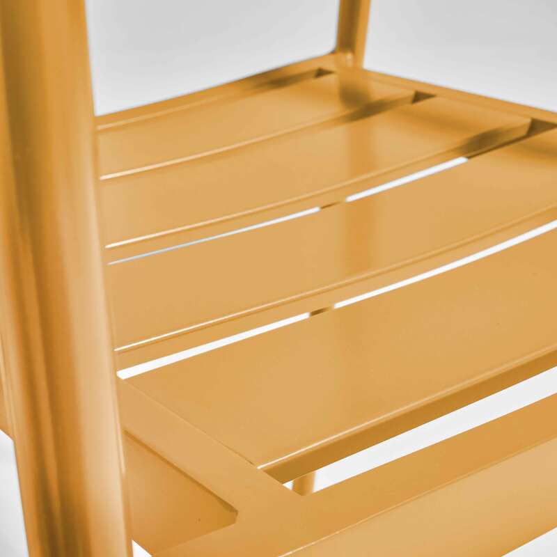 Silla de jardín de aluminio y madera FSC® con reposabrazos (3/5)