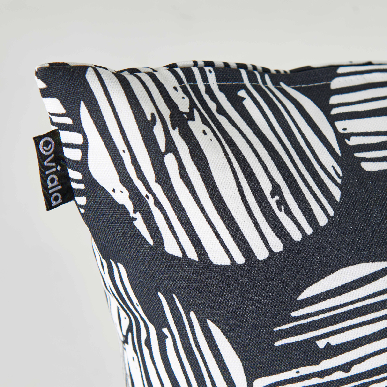 Focus coussin motif NOIR ET BLANC