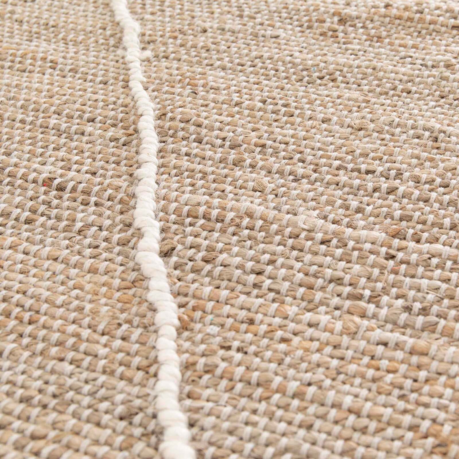 Alfombra rectangular de yute natural con diseño de rombos tejido a mano de pelo corto