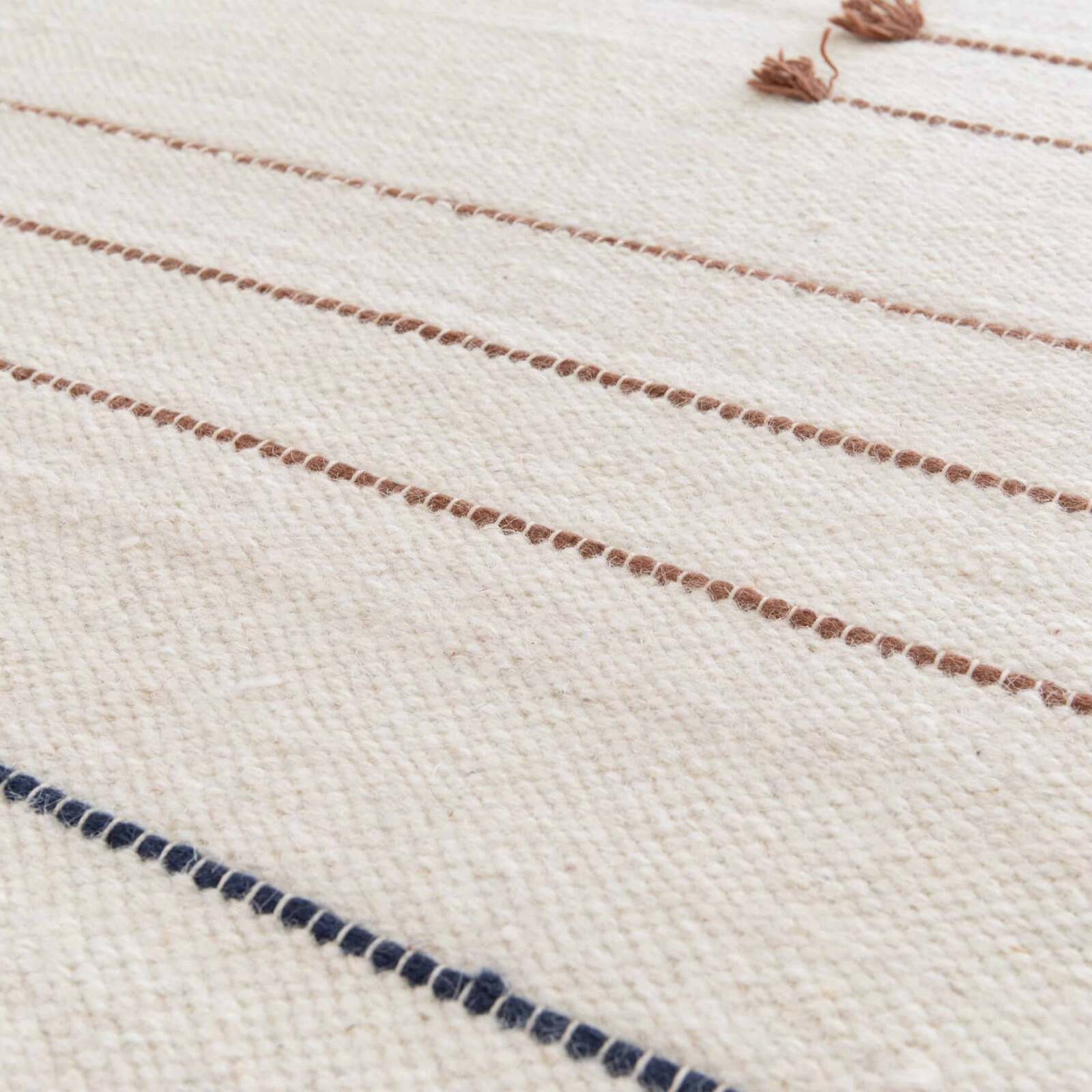 Alfombra rectangular de lana tejido a mano con borlas de pelo corto