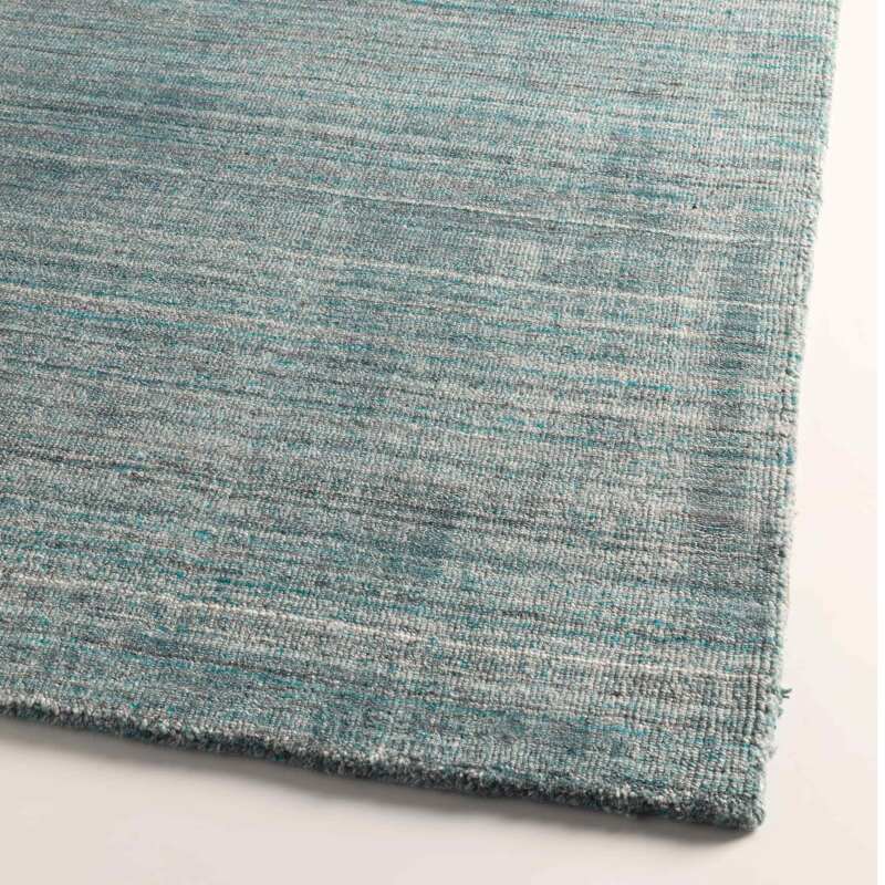 Alfombra rectangular de chenilla estampado con tonos variados y pelo corto