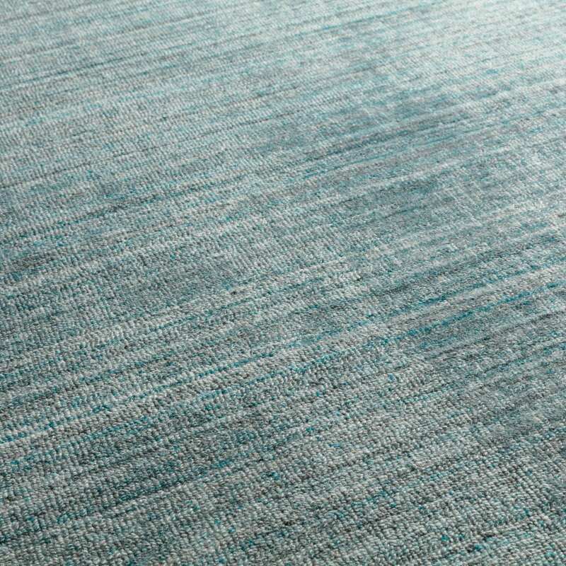 Alfombra rectangular de chenilla estampado con tonos variados y pelo corto