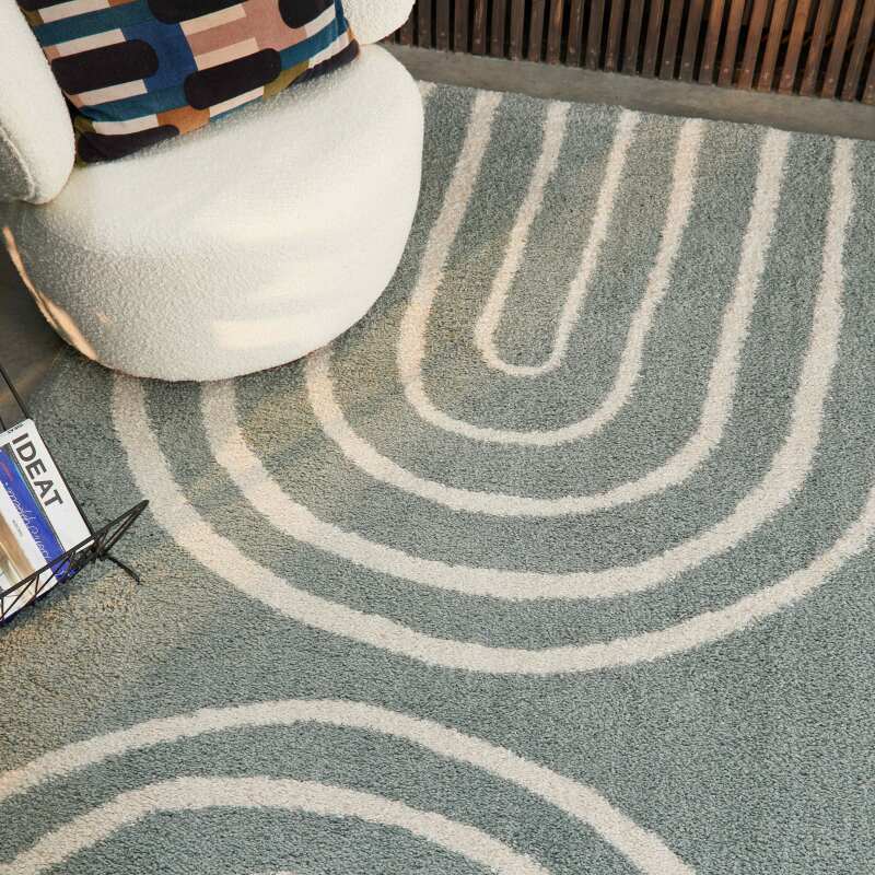Alfombra rectangular con diseño de arcoíris y pelo largo
