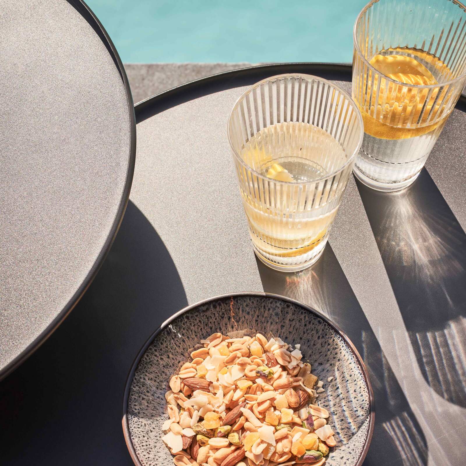 Lote de 2 mesas bajas redondas de jardín