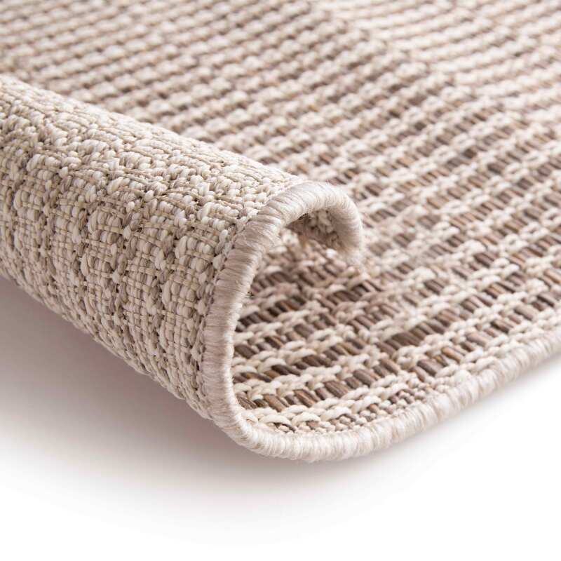 Alfombra rectangular beis para exteriores hecho de polipropileno