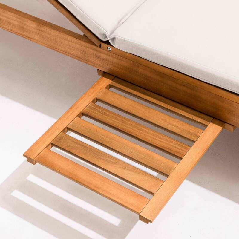 Bañera de sol con cojín y mesa de madera de eucalipto FSC®