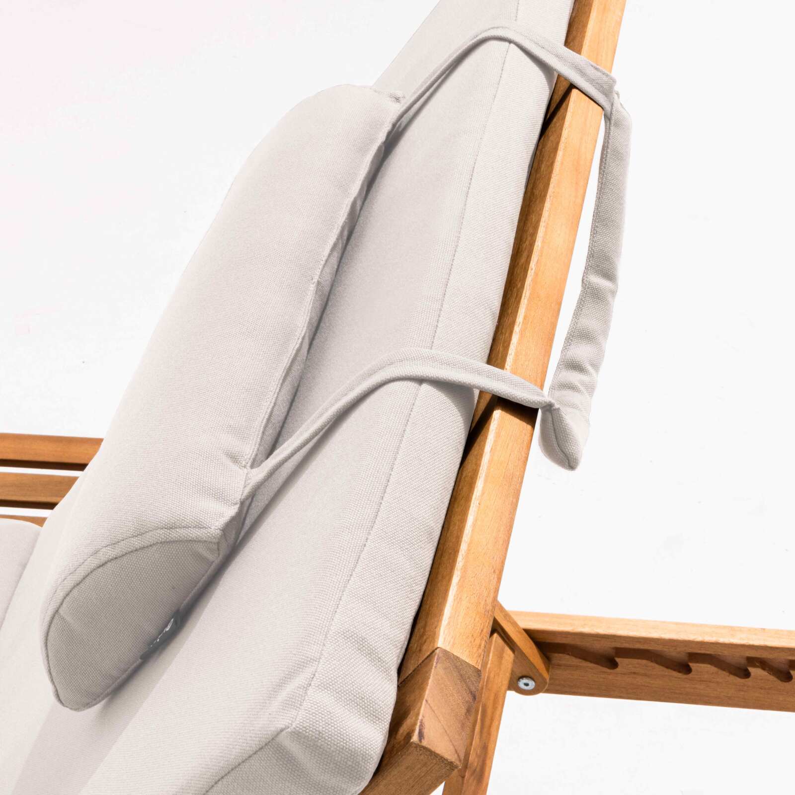 Lote de 2 tumbonas con cojín y mesa auxiliar de madera de eucalipto FSC®