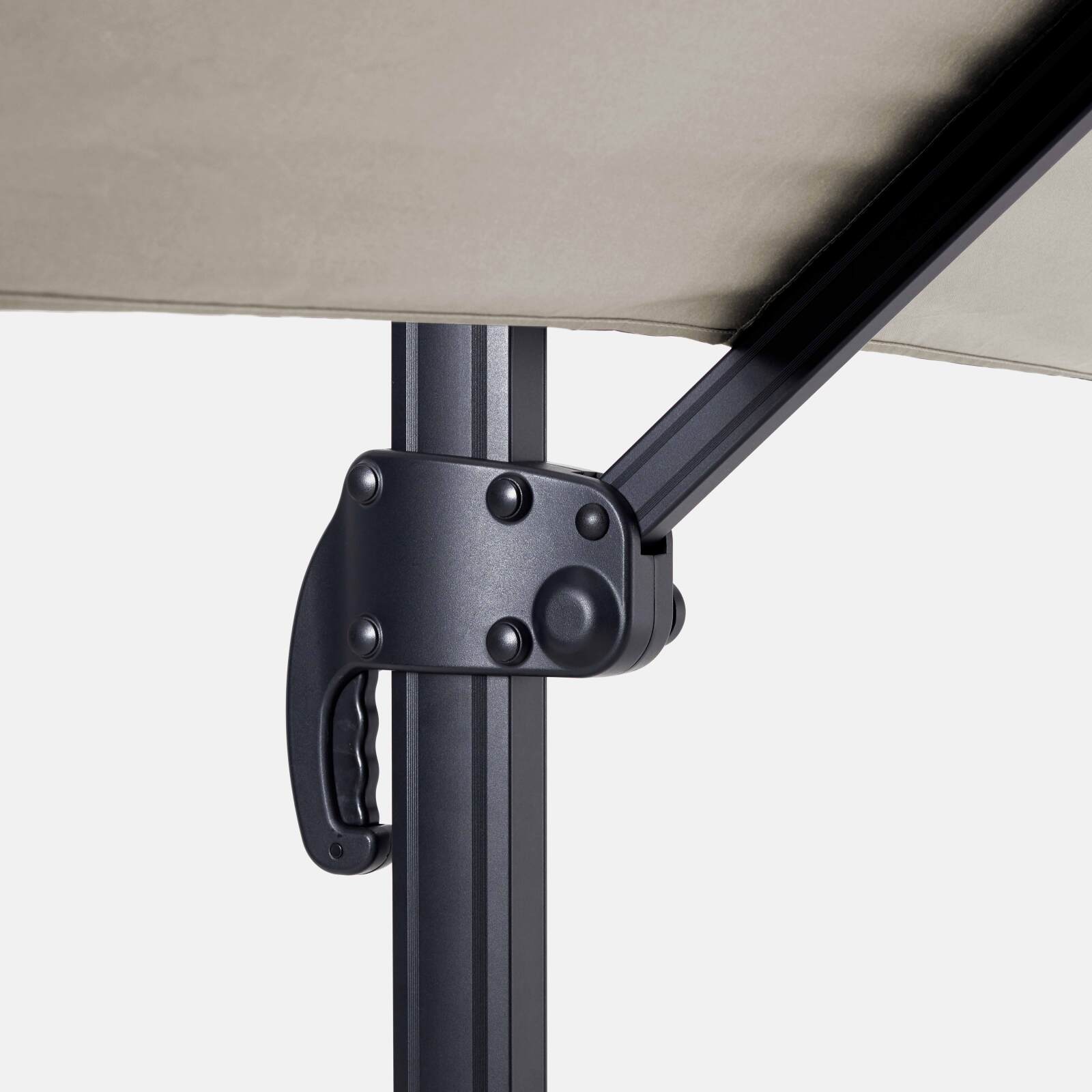 Sombrilla desplazado rectangular giratorio 360° (2 x 3m) + Base con ruedas de 100L para contrapeso