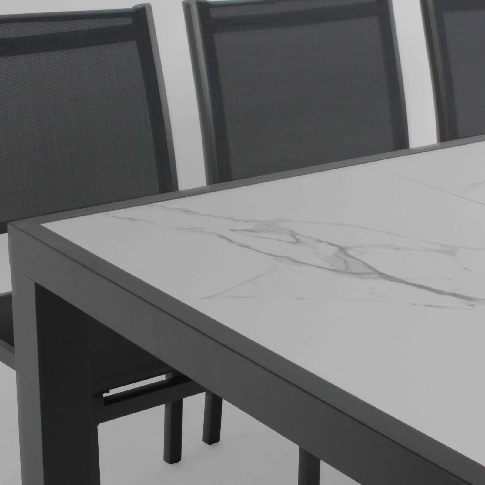 Mesa de jardín de cerámica con efecto mármol (185 x 95 x 74 cm)