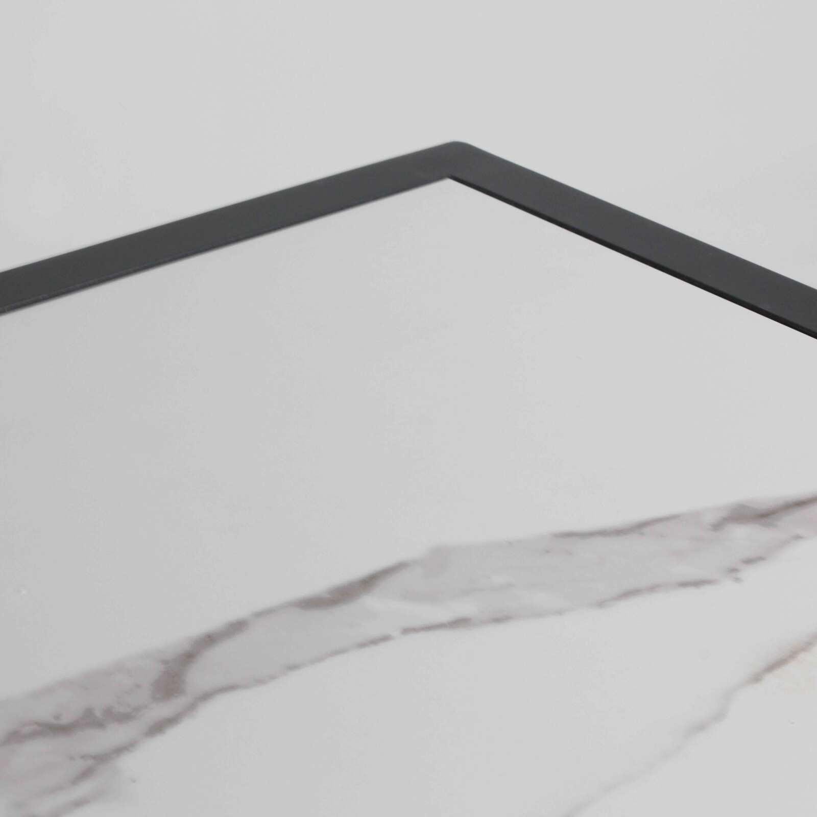 Mesa de jardín de cerámica con efecto mármol de 230 x 95 cm con 8 sillas sin brazos y 2 sillas con brazos