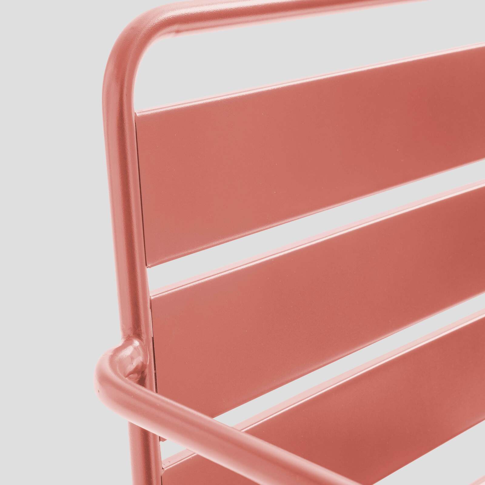 Silla de jardín baja de metal