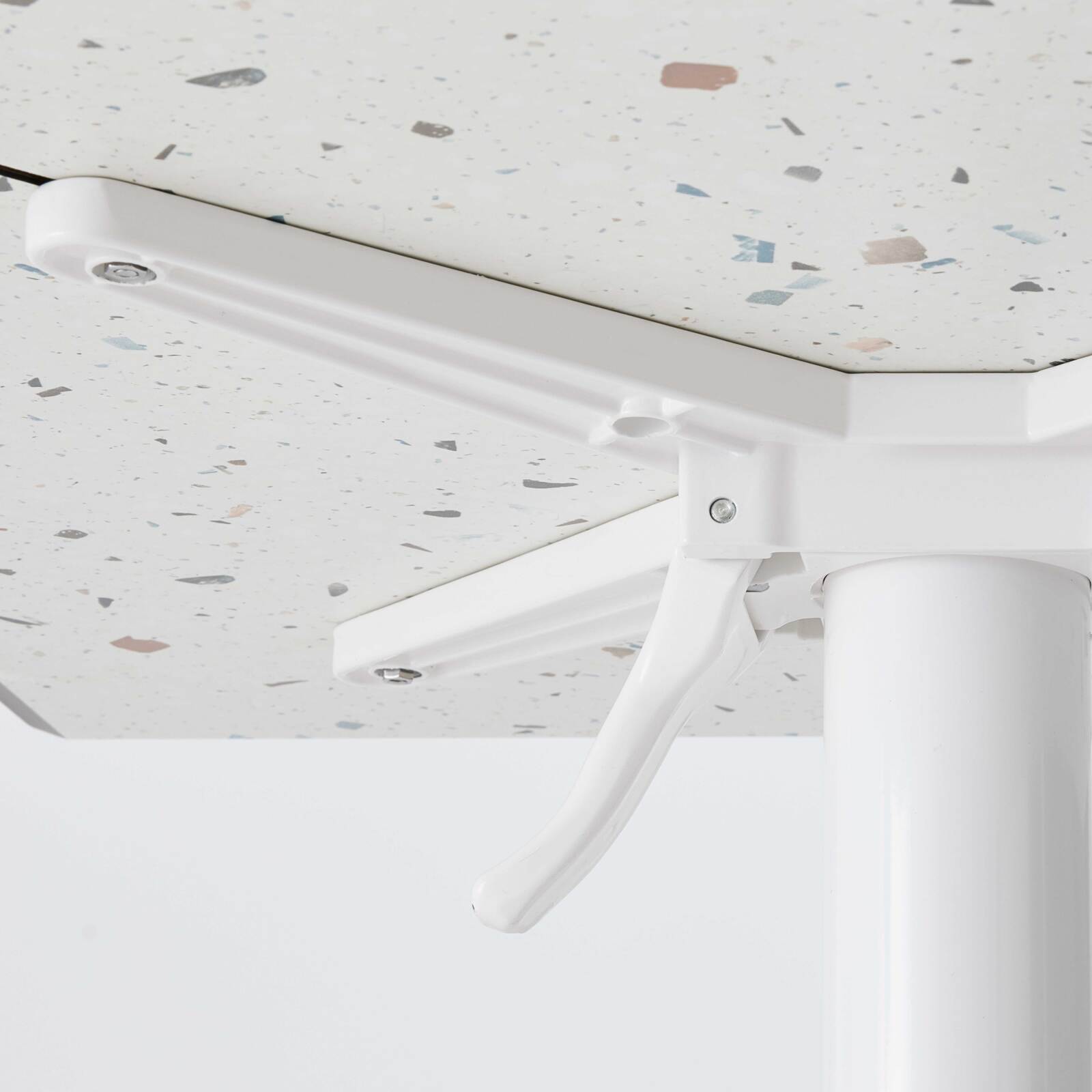 Mesa de jardín cuadrada de 60 x 60 cm con pie blanco inclinable en HPL