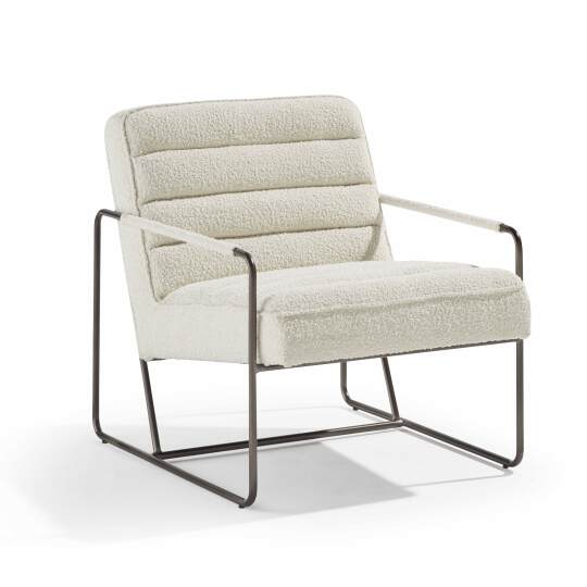Sillón tapizado en tela de bucle y madera de eucalipto FSC®