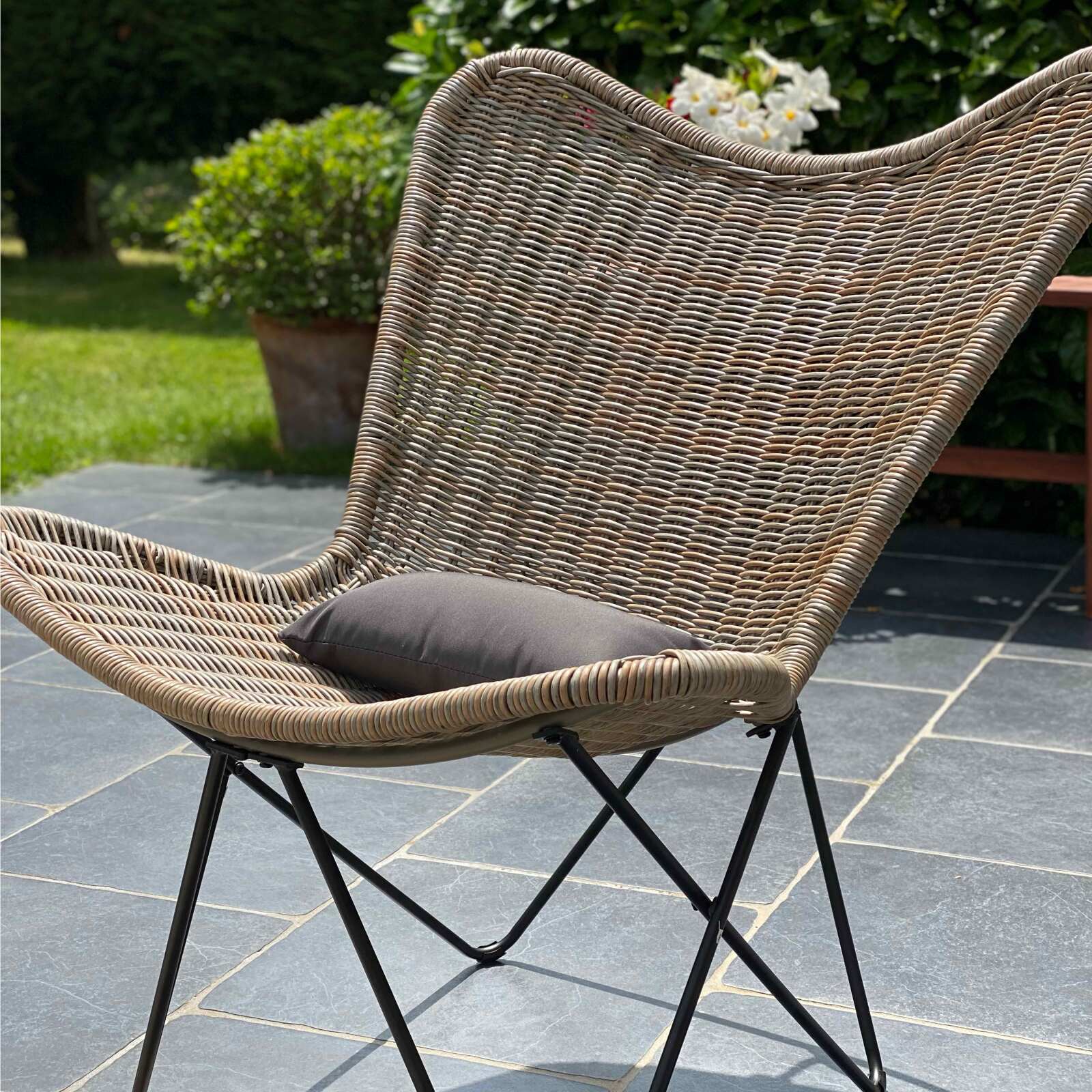 Lote de 2 sillones de jardín de resina trenzada Lote de 2 sillones de jardín de resina trenzada