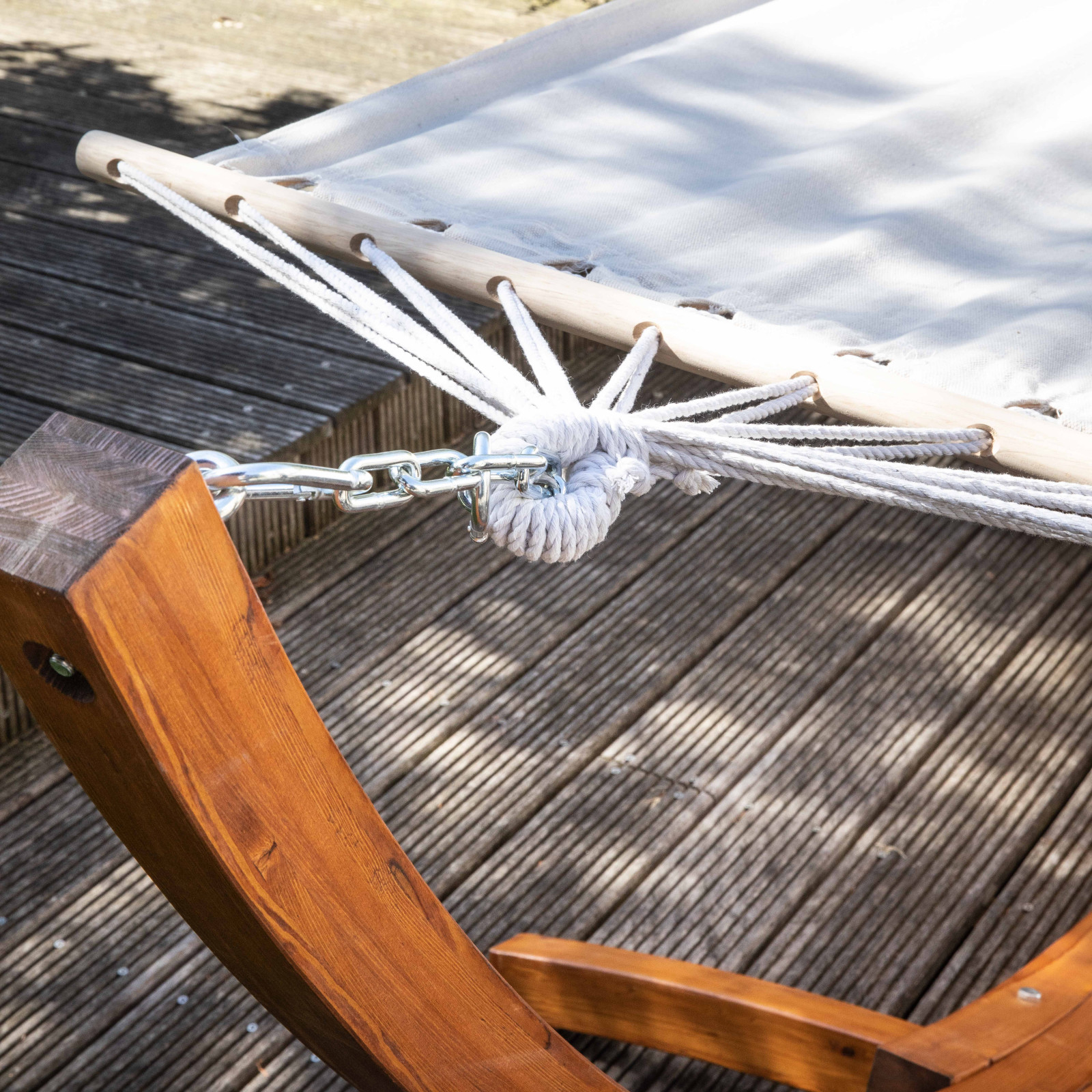 Hamaca con soporte de madera