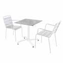 Mesa reclinable laminada de 70x70 cm con pie blanco y sillas de metal