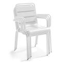 Mesa reclinable laminada de 70x70 cm con pie blanco y sillas de metal