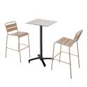 Mesa reclinable laminada de 60x60 cm de altura con pata negra y sillas de metal