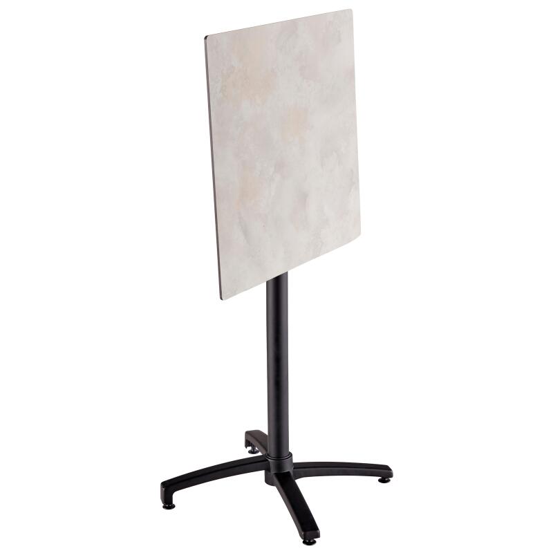 Mesa reclinable laminada de 60x60 cm de altura con pata negra y sillas de metal
