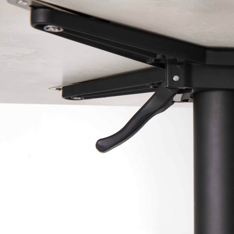 Mesa reclinable laminada de 60x60 cm de altura con pata negra y sillas de metal