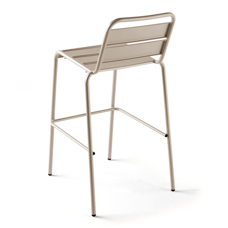 Mesa reclinable laminada de 60x60 cm de altura con pata negra y sillas de metal