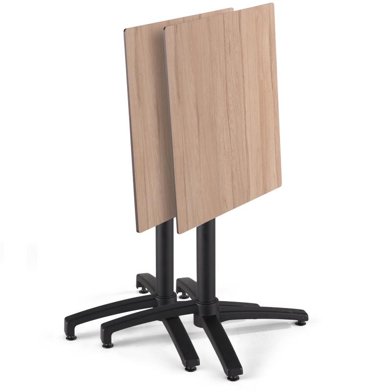 Mesa reclinable laminada de 60x60 cm con pie negro y sillas de metal (2/7)