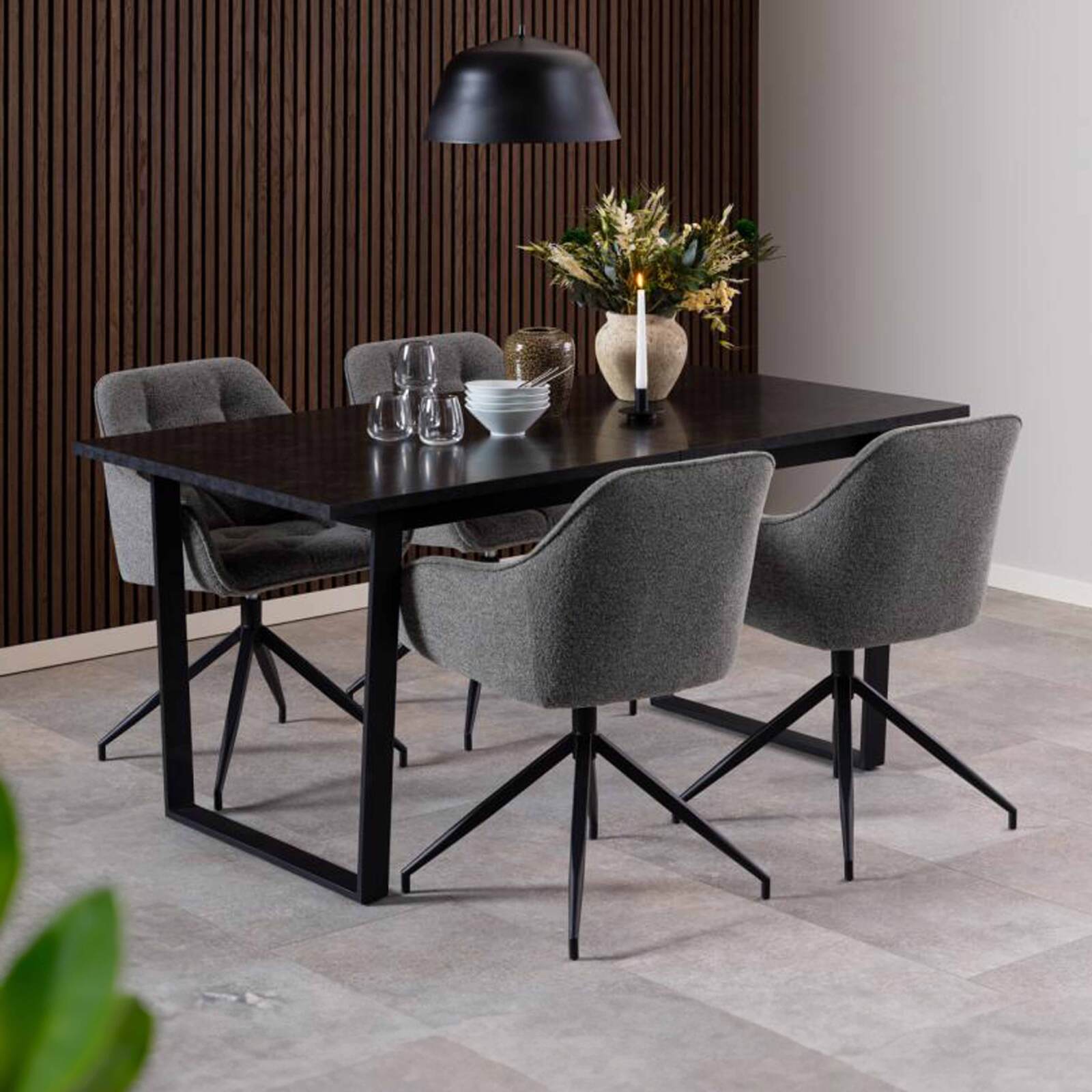 Mesa de comedor extensible en acero y MDF efecto mármol negro - 6 a 8 personas