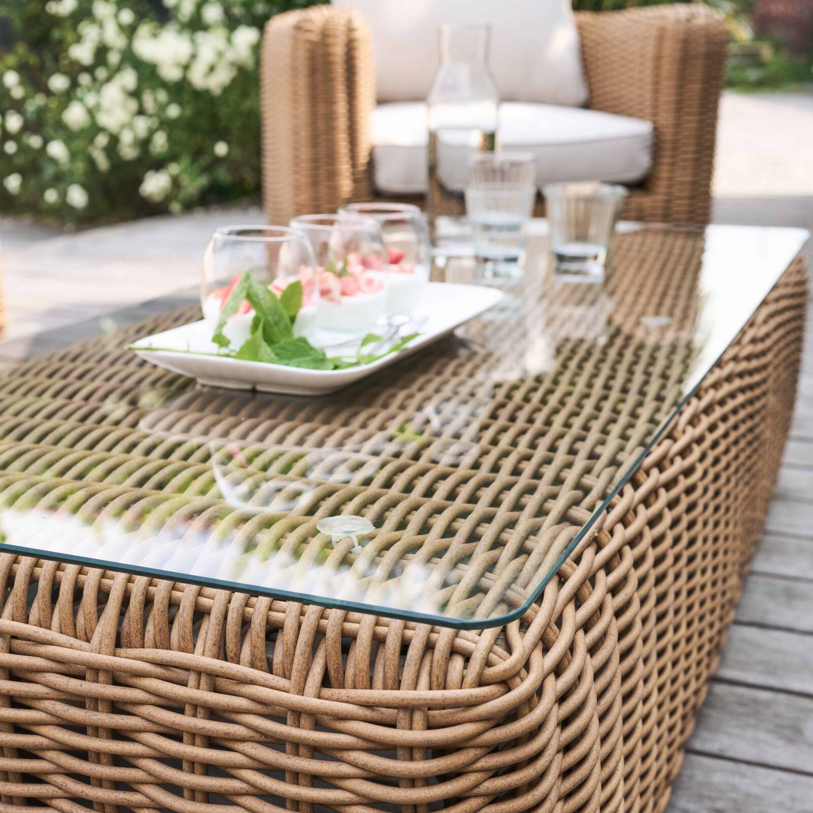 Salón de jardín de 4 plazas en resina trenzada