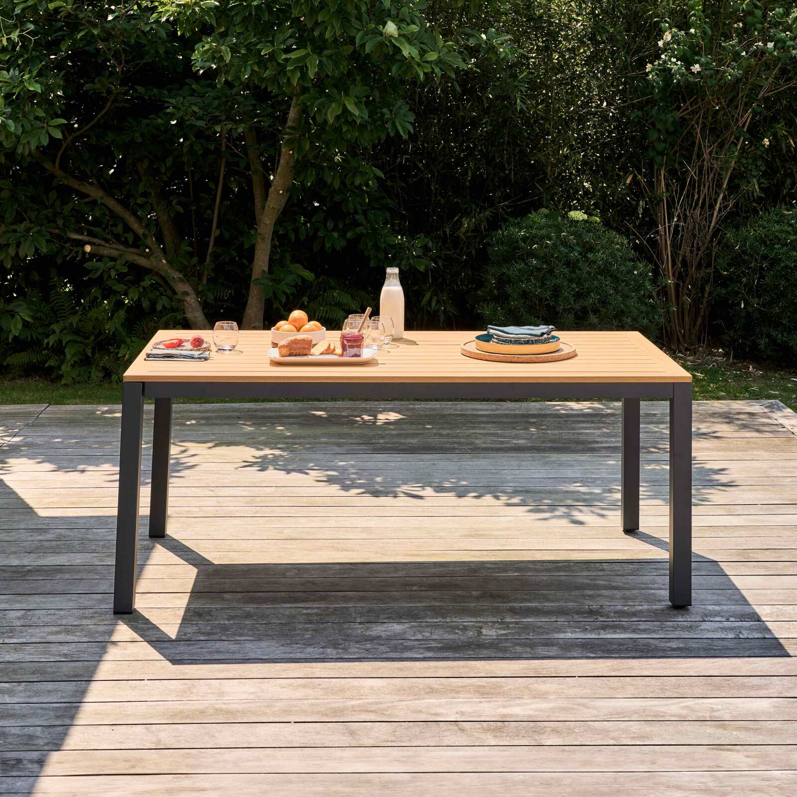 Mesa de jardín extensible rectangular (180/240 x 89 x 74 cm) en aluminio y madera de eucalipto FSC®