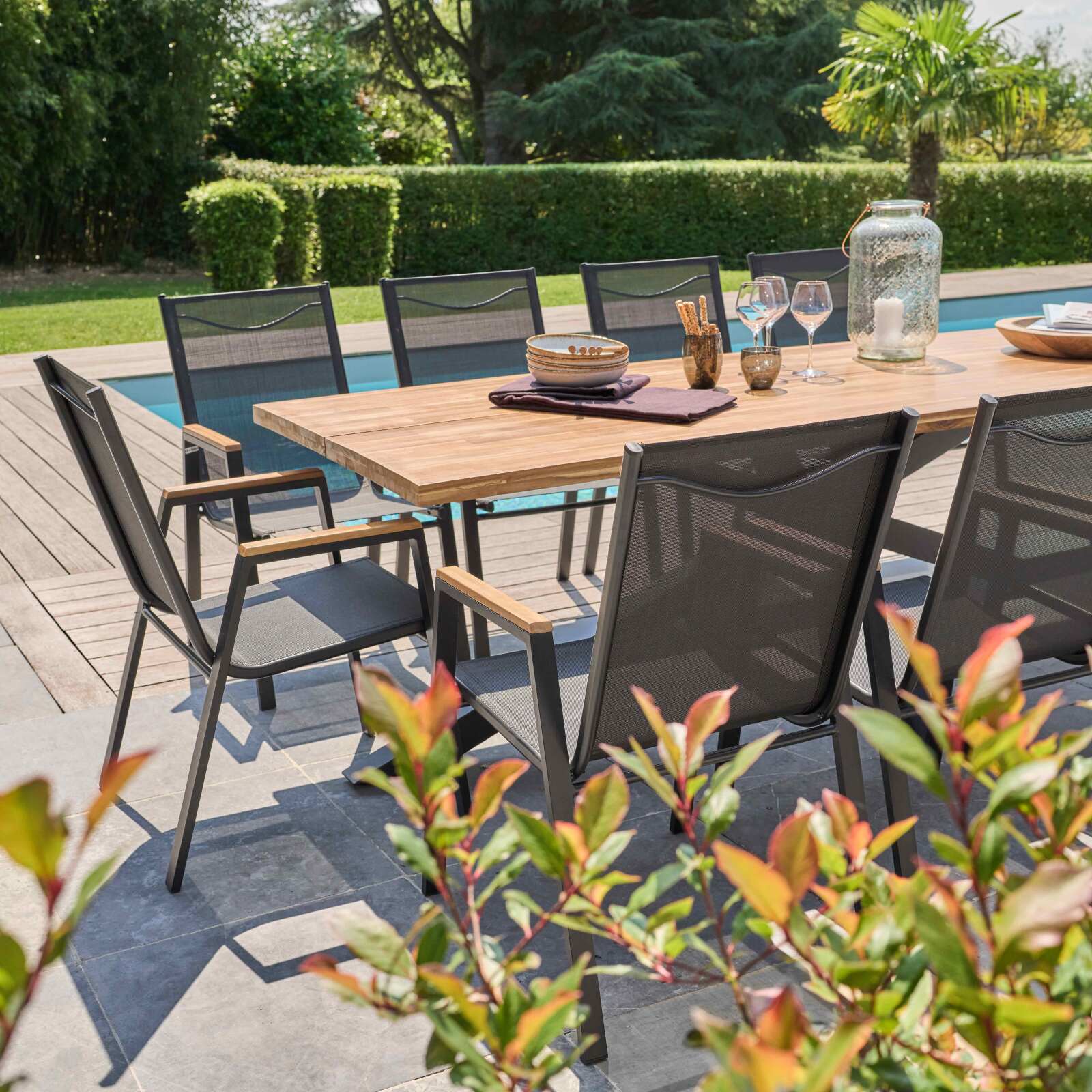 Mesa de jardín rectangular 240 x 75 cm de aluminio y madera de acacia y 10 sillas con reposabrazos