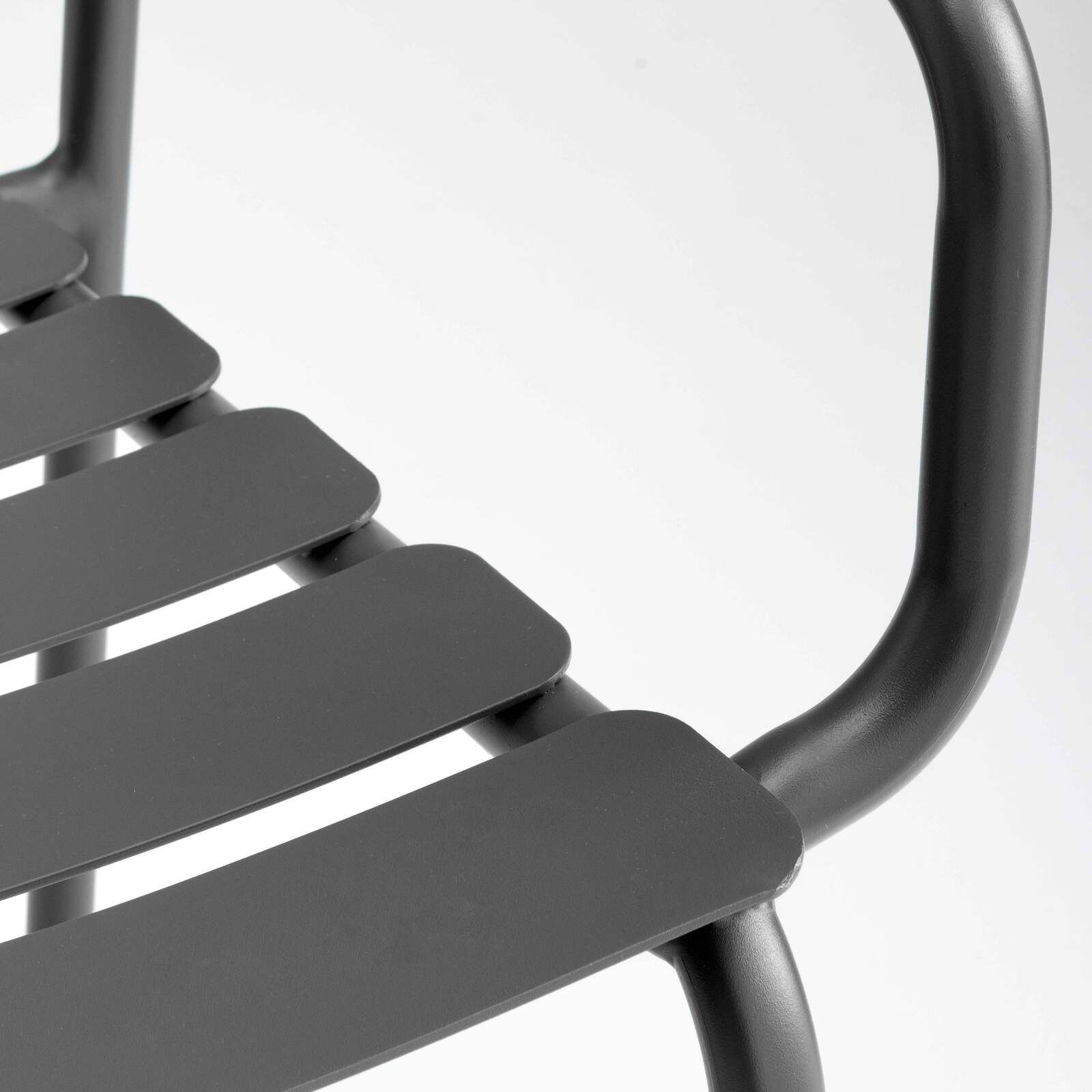 Silla de terraza con reposabrazos de aluminio