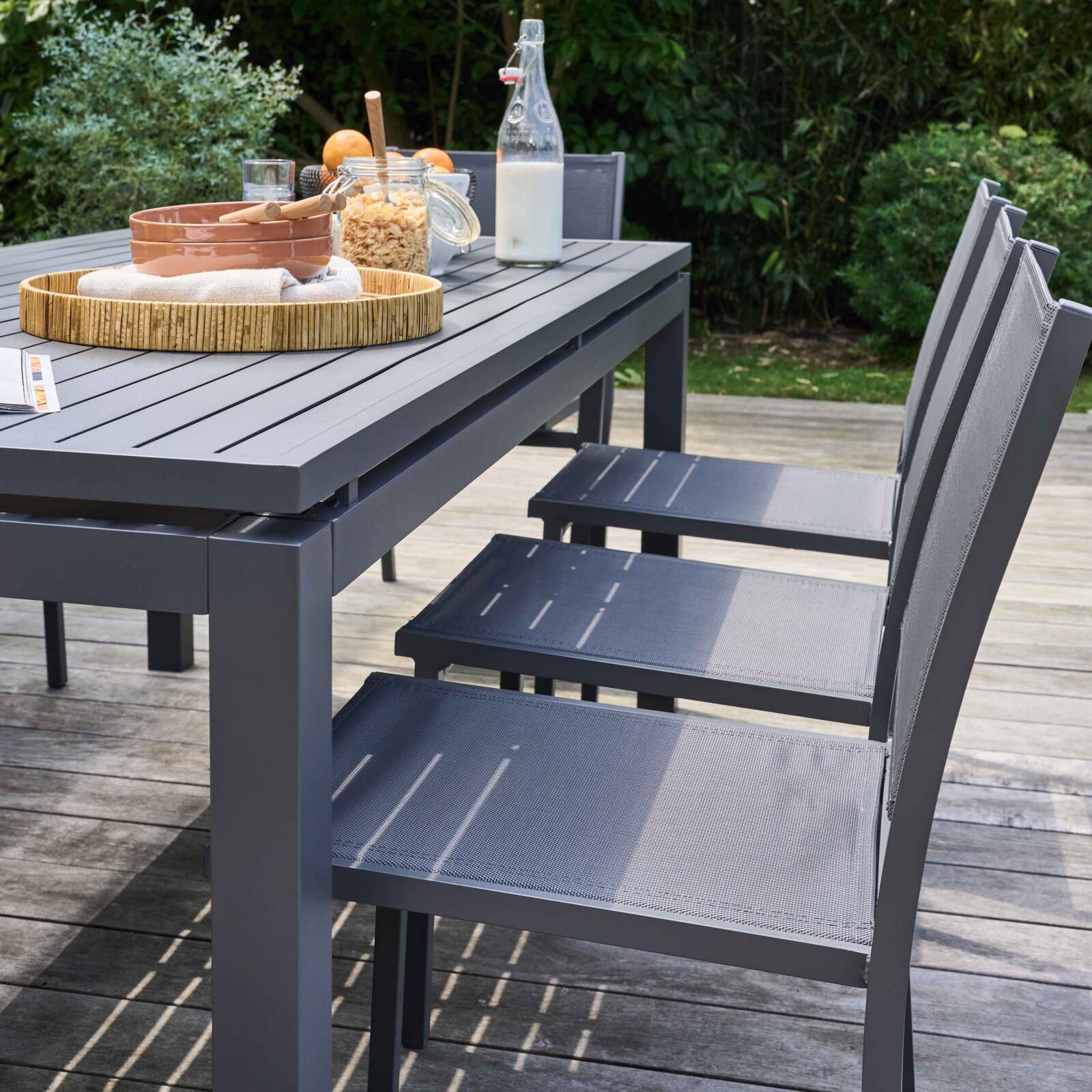 Mesa de jardín rectangular extensible de aluminio con 6 sillas y 2 sillas con reposabrazos Mesa de jardín rectangular extensible de aluminio con 6 sillas y 2 sillas con reposabrazos