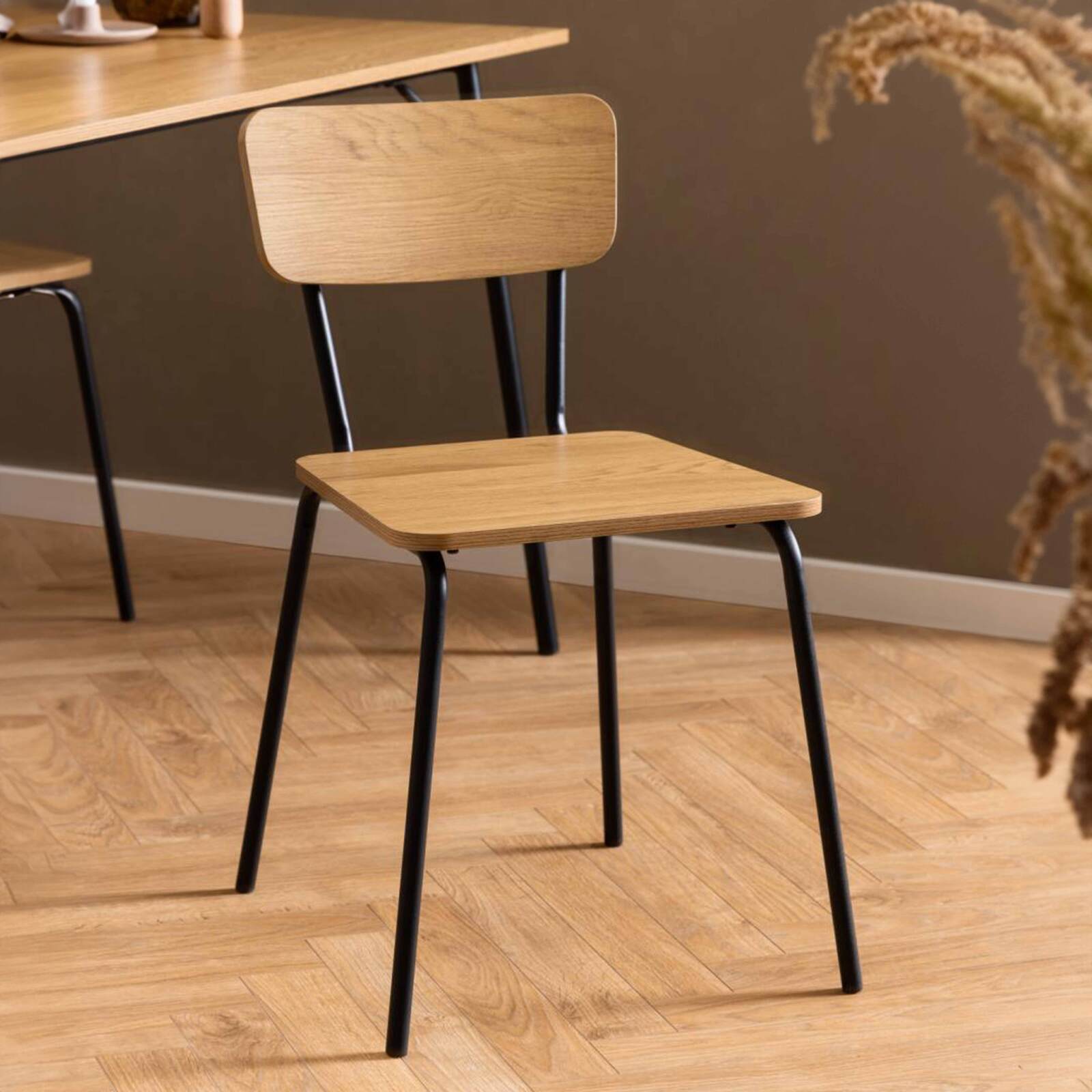 Mesa de comedor y 4 sillas de MDF FSC® efecto roble