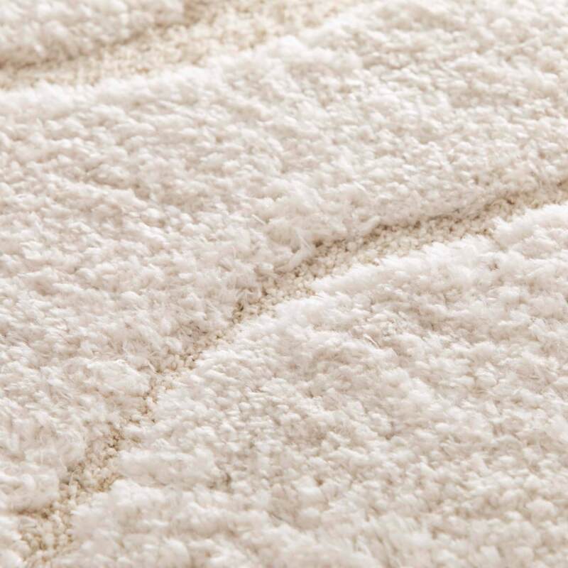 Alfombra shaggy rectangular de poliéster reciclado con motivos geométricos de pelo largo