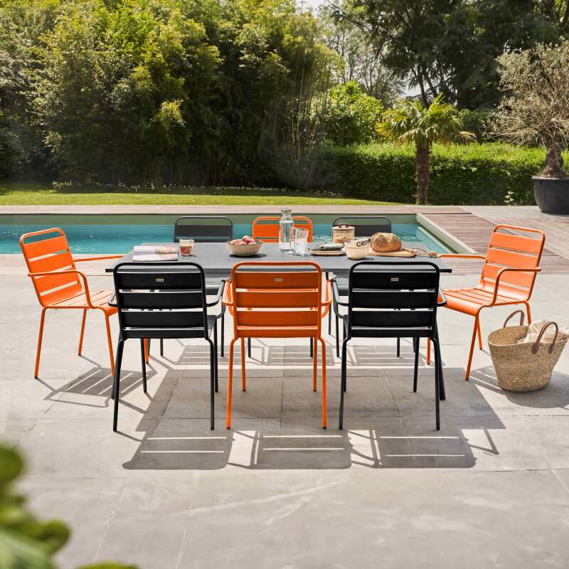 Mesa de jardín rectangular 180 x 90 cm y 8 sillas desparejadas con reposabrazos