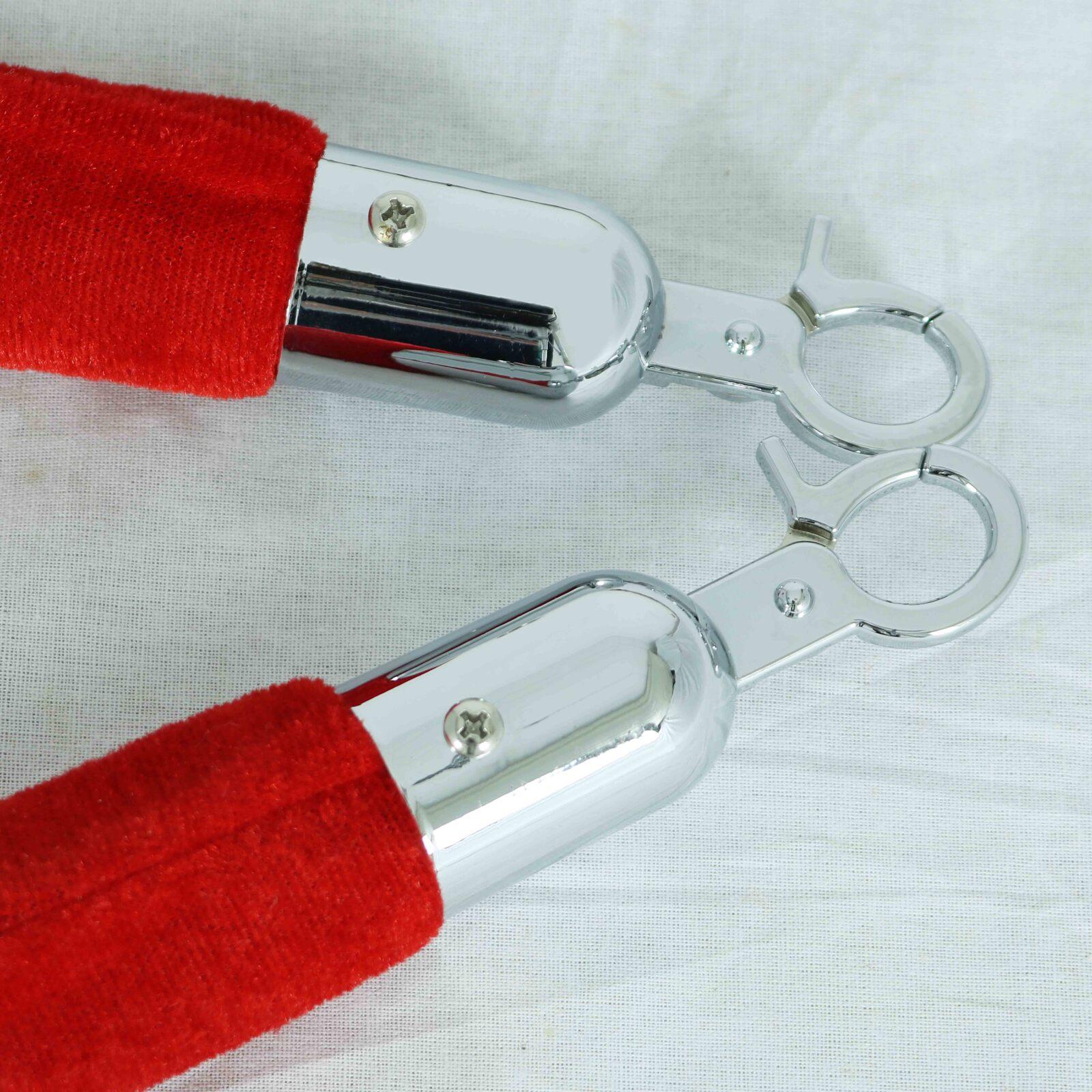 Postes guía cromados con cordón Postes guía cromados con cordón